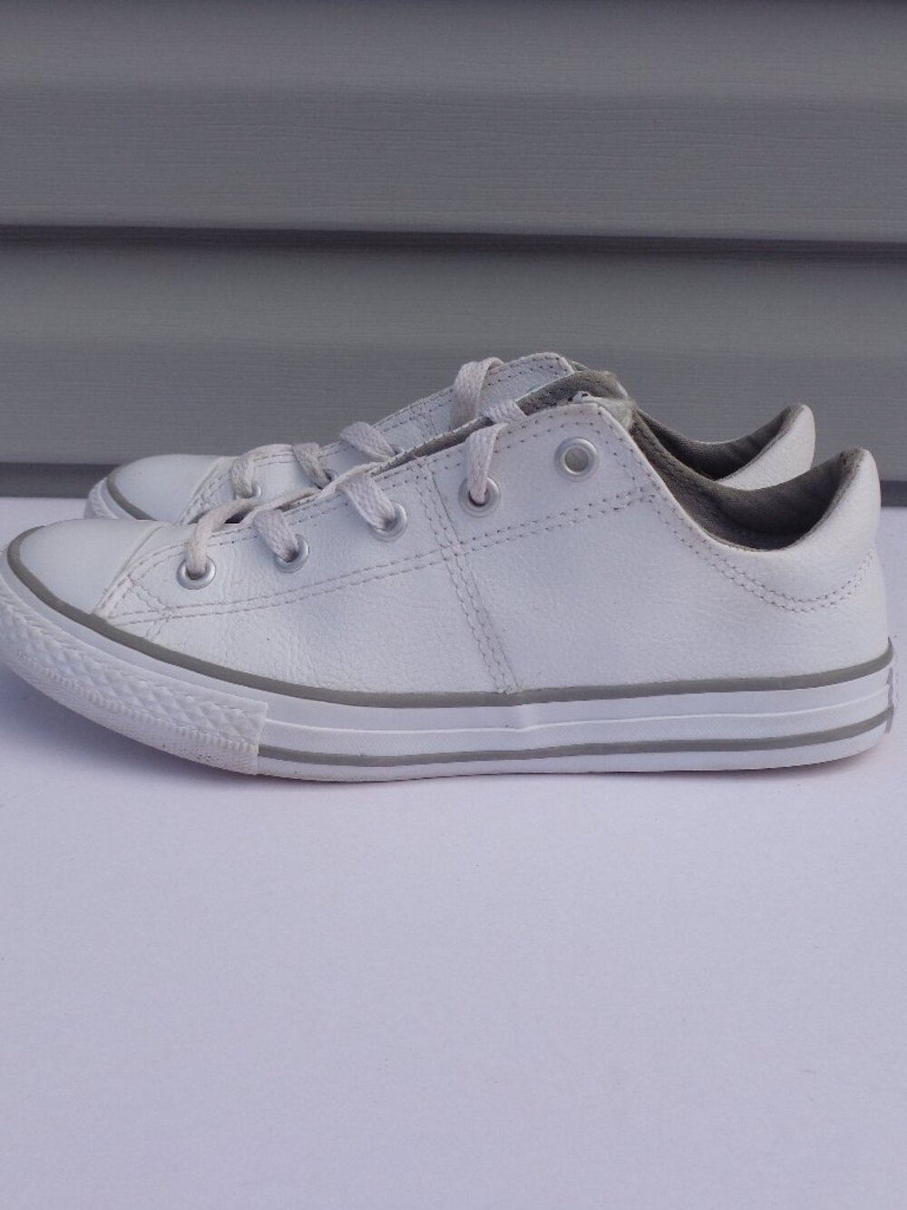 Converse Madison Chuck Taylor All Star White/Gray Leather Sneakers Junior Size 3